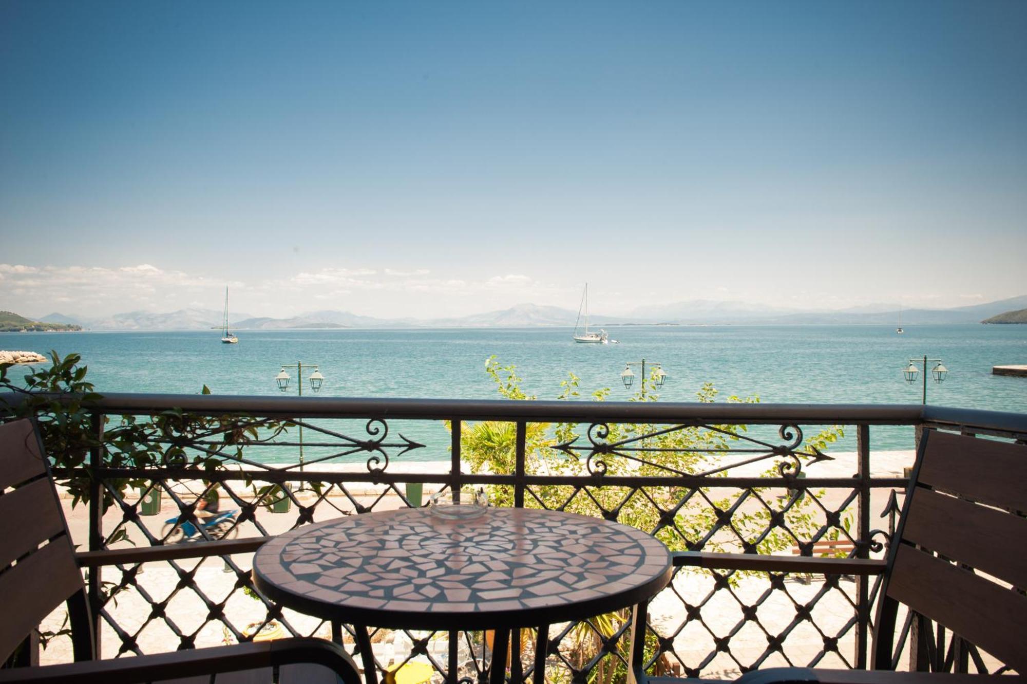 Seafront Stone Suites วอนิตซา ภายนอก รูปภาพ