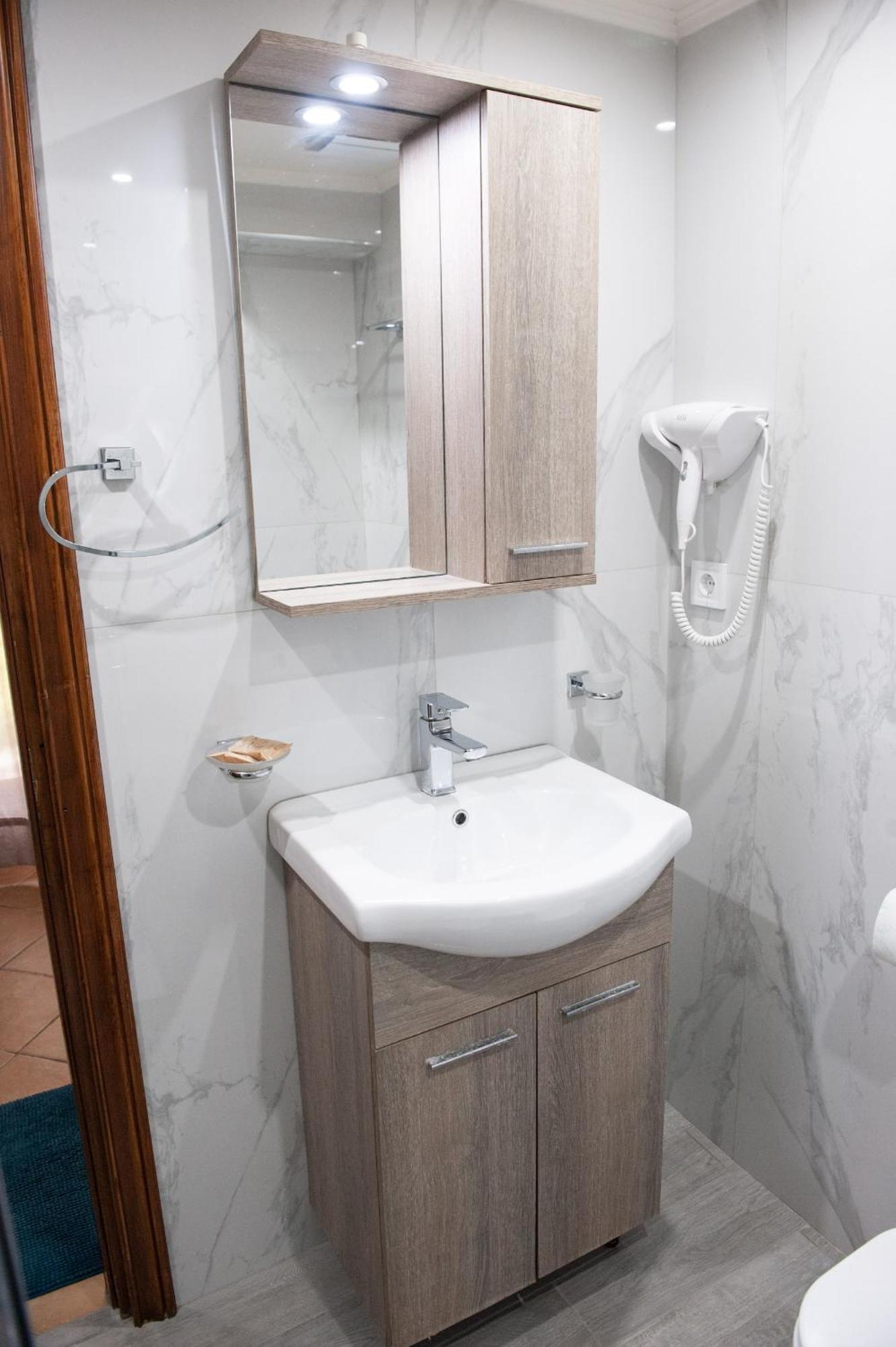 Seafront Stone Suites วอนิตซา ภายนอก รูปภาพ