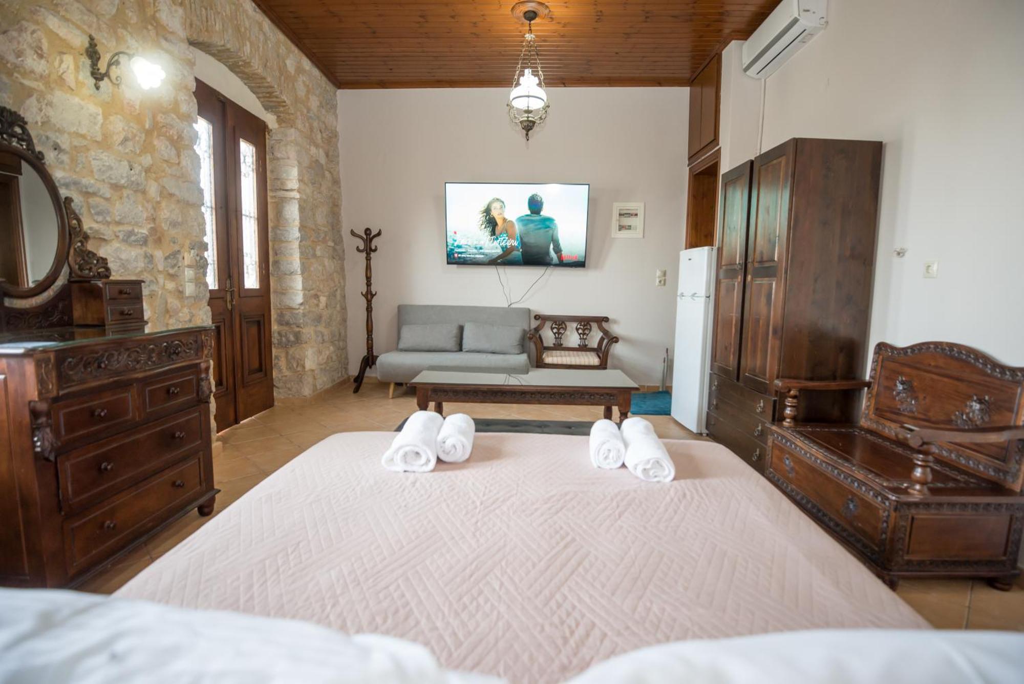 Seafront Stone Suites วอนิตซา ภายนอก รูปภาพ
