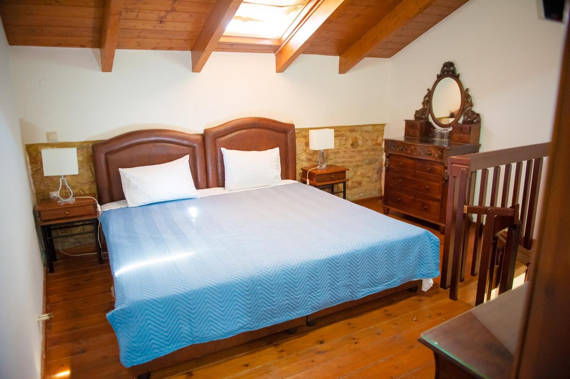 Seafront Stone Suites วอนิตซา ภายนอก รูปภาพ