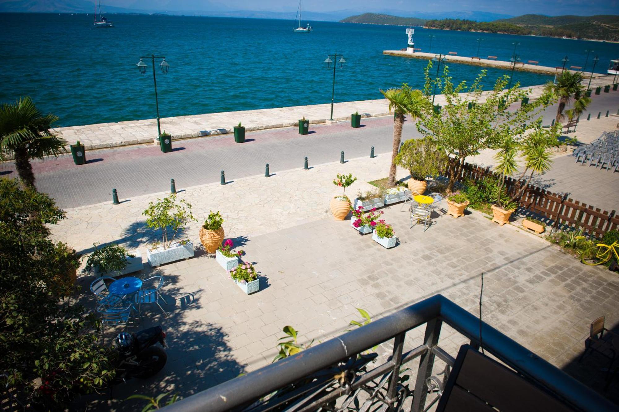 Seafront Stone Suites วอนิตซา ภายนอก รูปภาพ