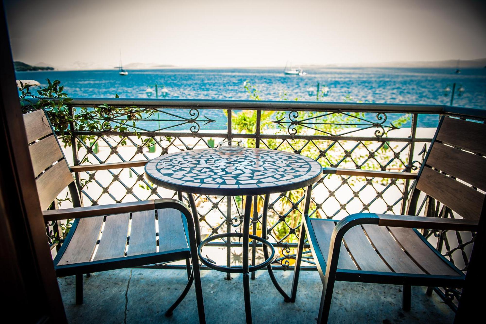 Seafront Stone Suites วอนิตซา ภายนอก รูปภาพ